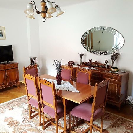 Casa Bunicilor Villa Colonia Sase Martie Eksteriør bilde