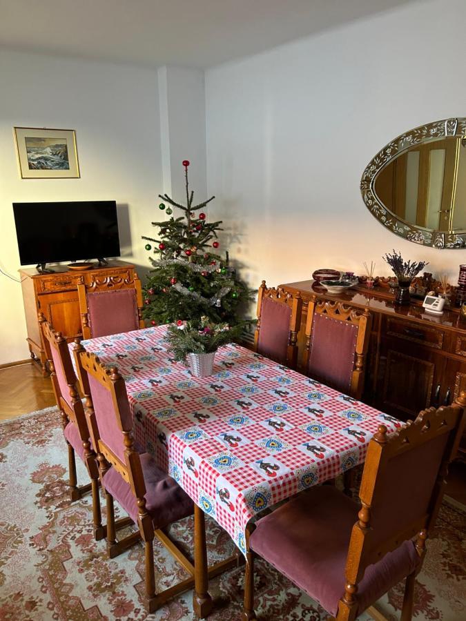 Casa Bunicilor Villa Colonia Sase Martie Eksteriør bilde