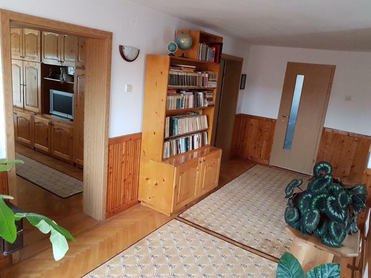 Casa Bunicilor Villa Colonia Sase Martie Eksteriør bilde