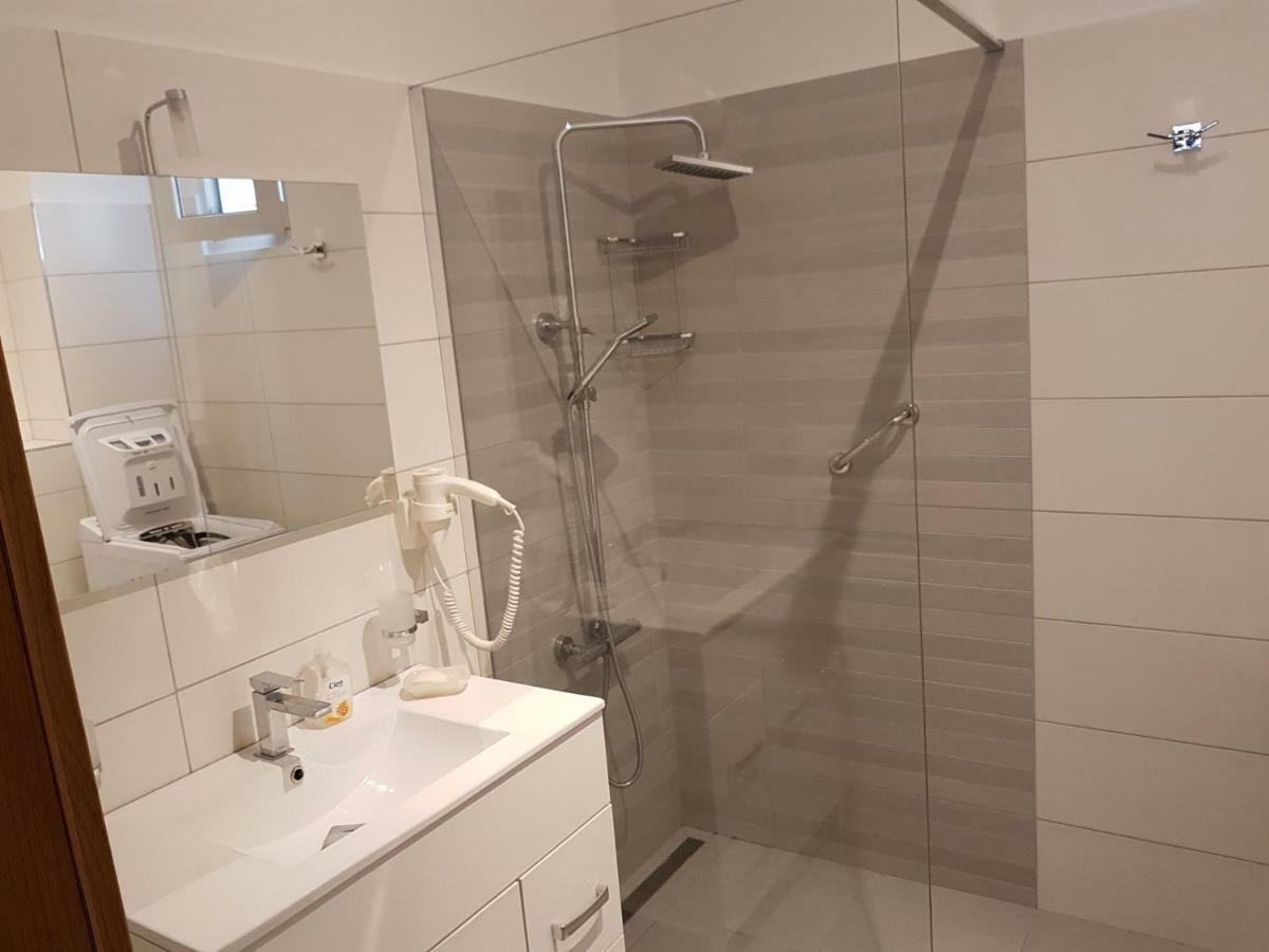 Casa Bunicilor Villa Colonia Sase Martie Eksteriør bilde